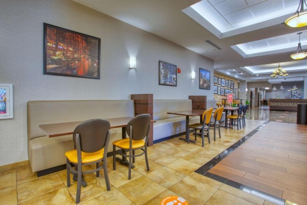 Drury Inn & Suites Near La Cantera image 11
