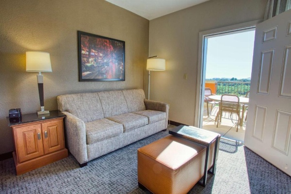 Drury Inn & Suites Near La Cantera image 18